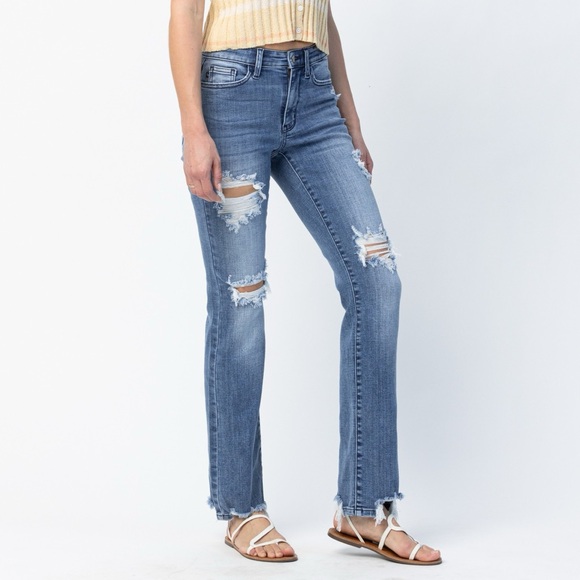 NEW 🎉🎉Judy Blue Full Size Mid Rise Destroy Straight Jeans Plus Size - Picture 10 of 15